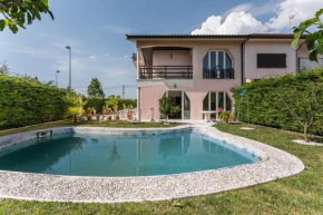 Guest H4U - Villa Garden & Pool
